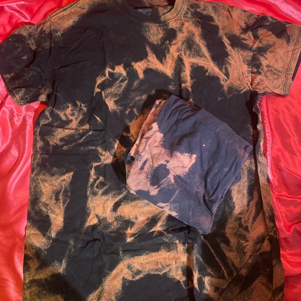 Fruit of the Loom Black and Burnt Orange Tie-Dye Tee